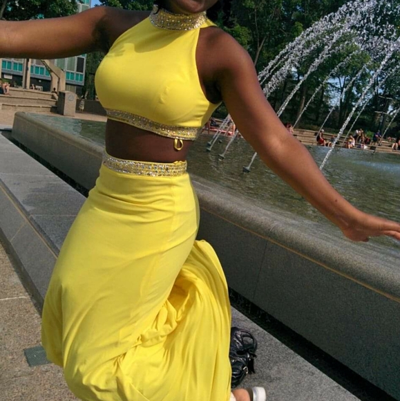 Yellow prom set - Picture 3 of 4